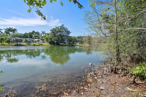 $1,700,000 | 11600 Southwest 69th Court, Pinecrest, FL 33156