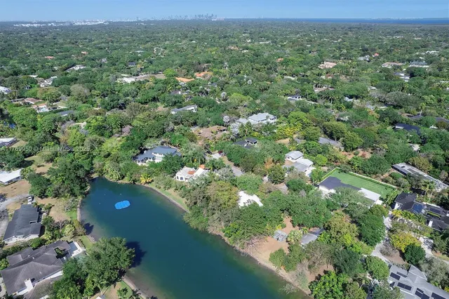 $1,975,000 | 11600 Southwest 69th Court, Pinecrest, FL 33156
