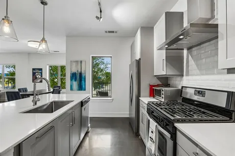$465,000 | 5710 McCommas Boulevard, Unit 101, Dallas, TX 75206