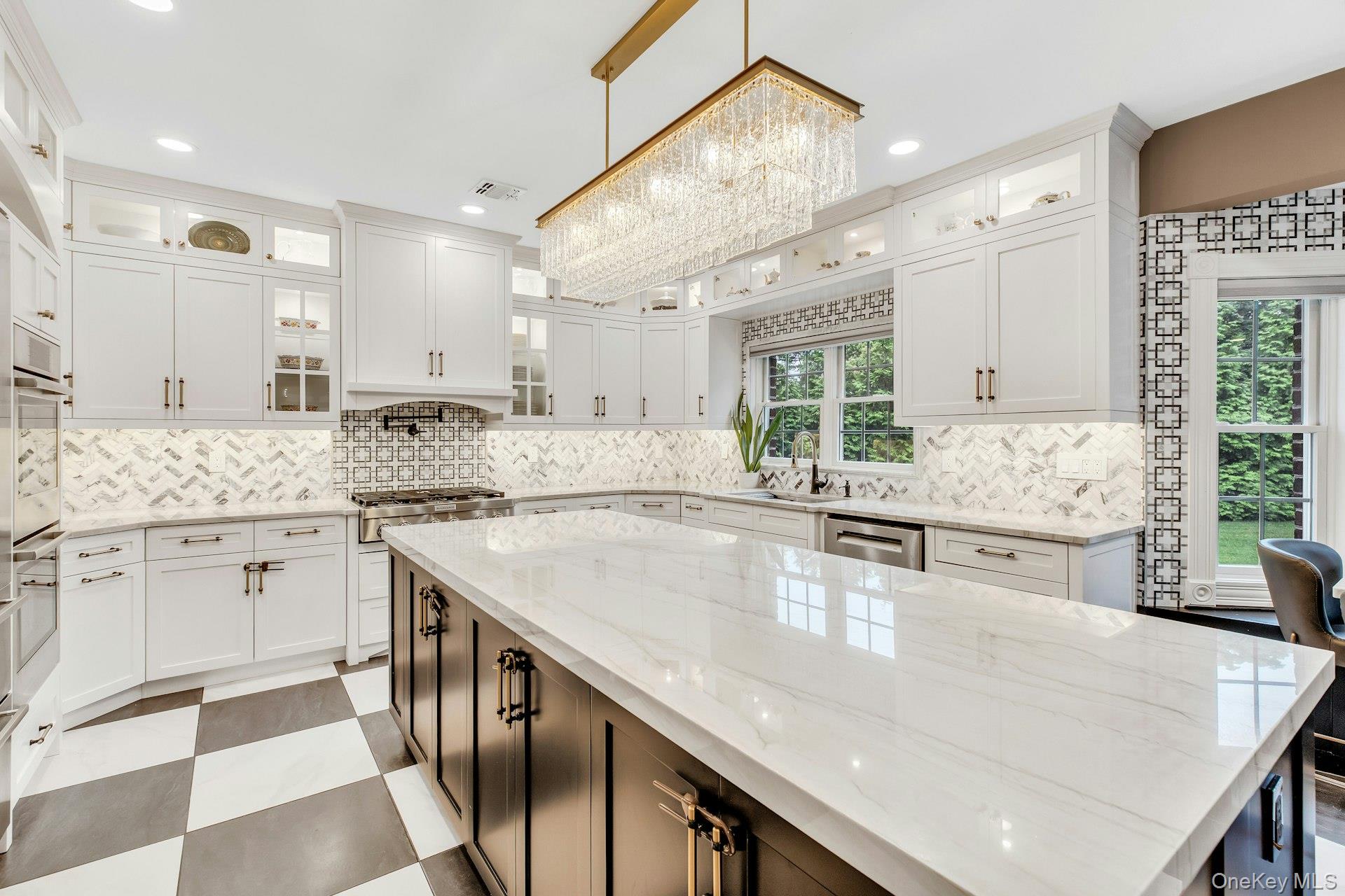135 Round Swamp Road Huntington, NY 11743 - Photo 14 of 50