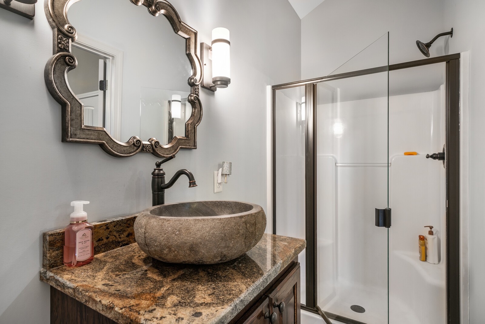 642 Campground Road Livingston, TN 38570 - Photo 23 of 49 a room with a table and a mirror