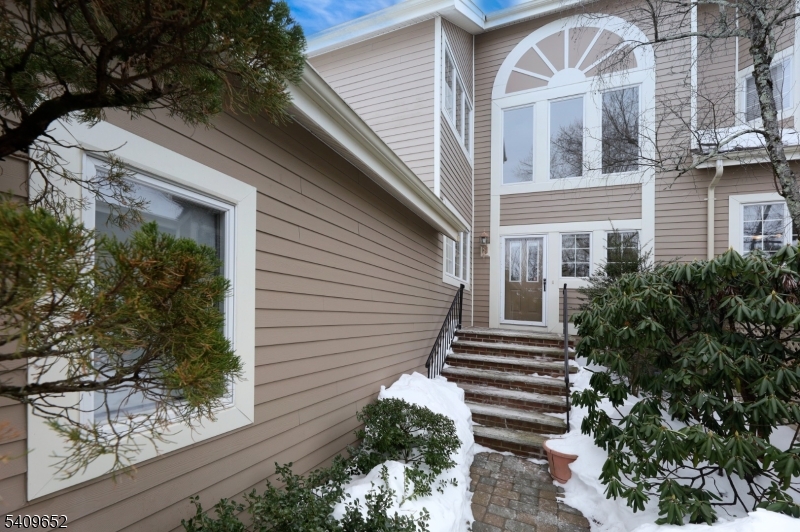 7 Coniston Court Wayne, NJ 07470 - Photo 2 of 35