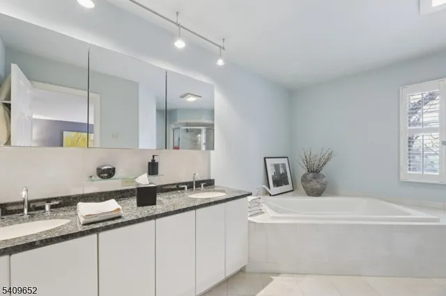 $639,900 | 7 Coniston Court, Wayne, NJ 07470