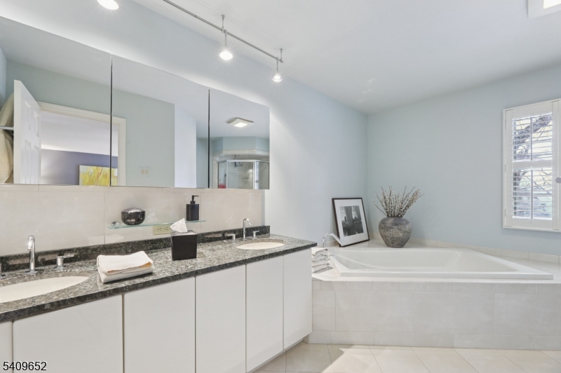 7 Coniston Court Wayne, NJ 07470 - Photo 24 of 35