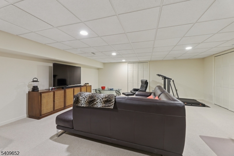 7 Coniston Court Wayne, NJ 07470 - Photo 33 of 35