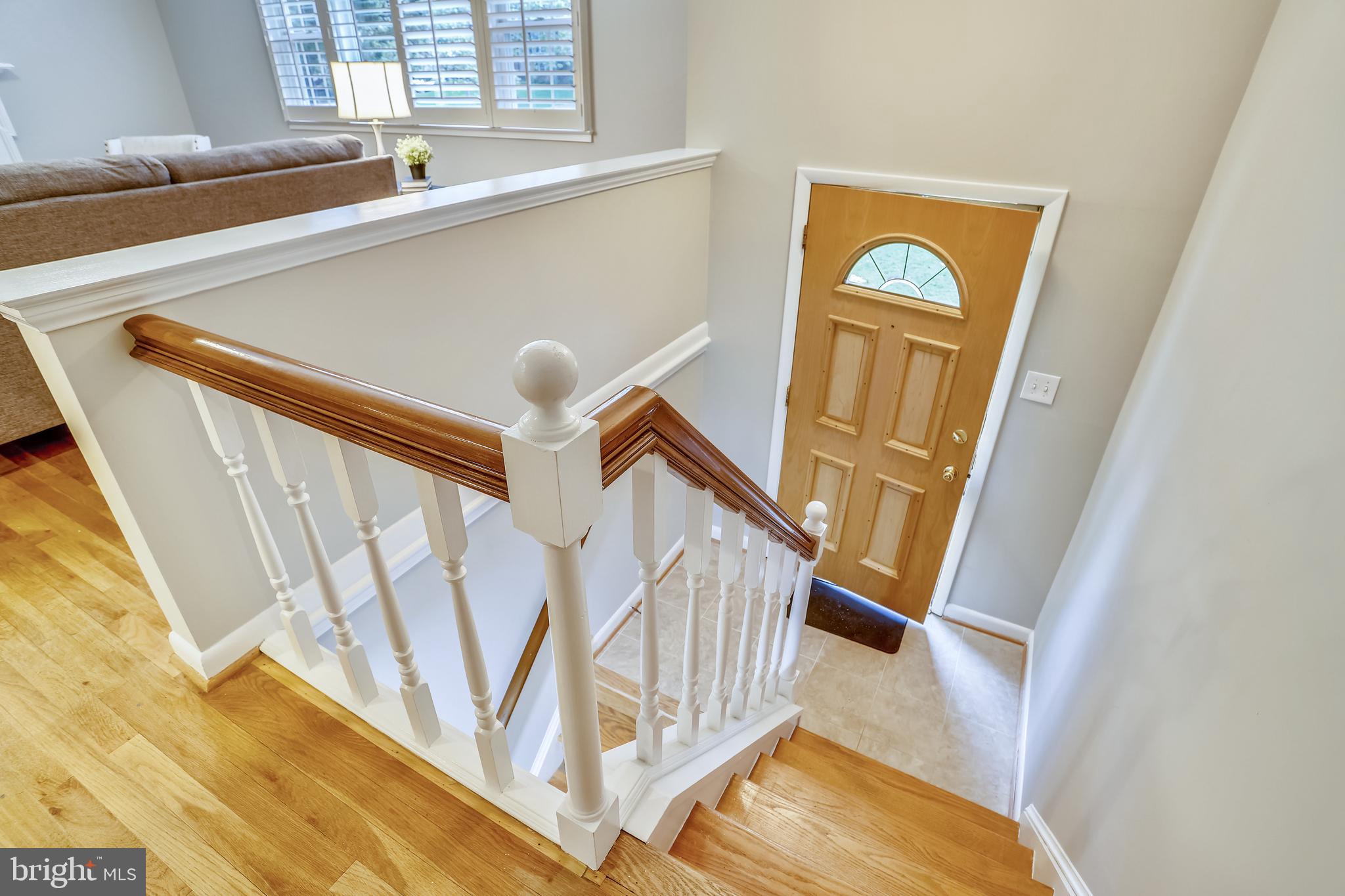 8401 Riverside Road Alexandria, VA 22308 - Photo 27 of 37 Foyer