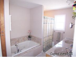 5413 Manhattan Drive Springfield, IL 62711 - Photo 6 of 9 Gallery Image 6