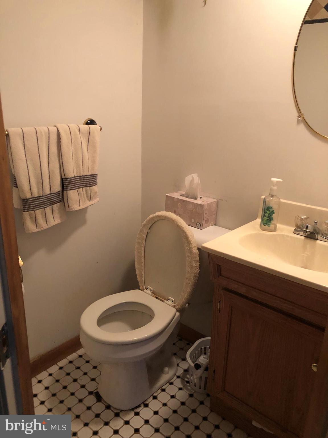 11876 Basile Road Philadelphia, PA 19154 - Photo 9 of 16 Powder Room