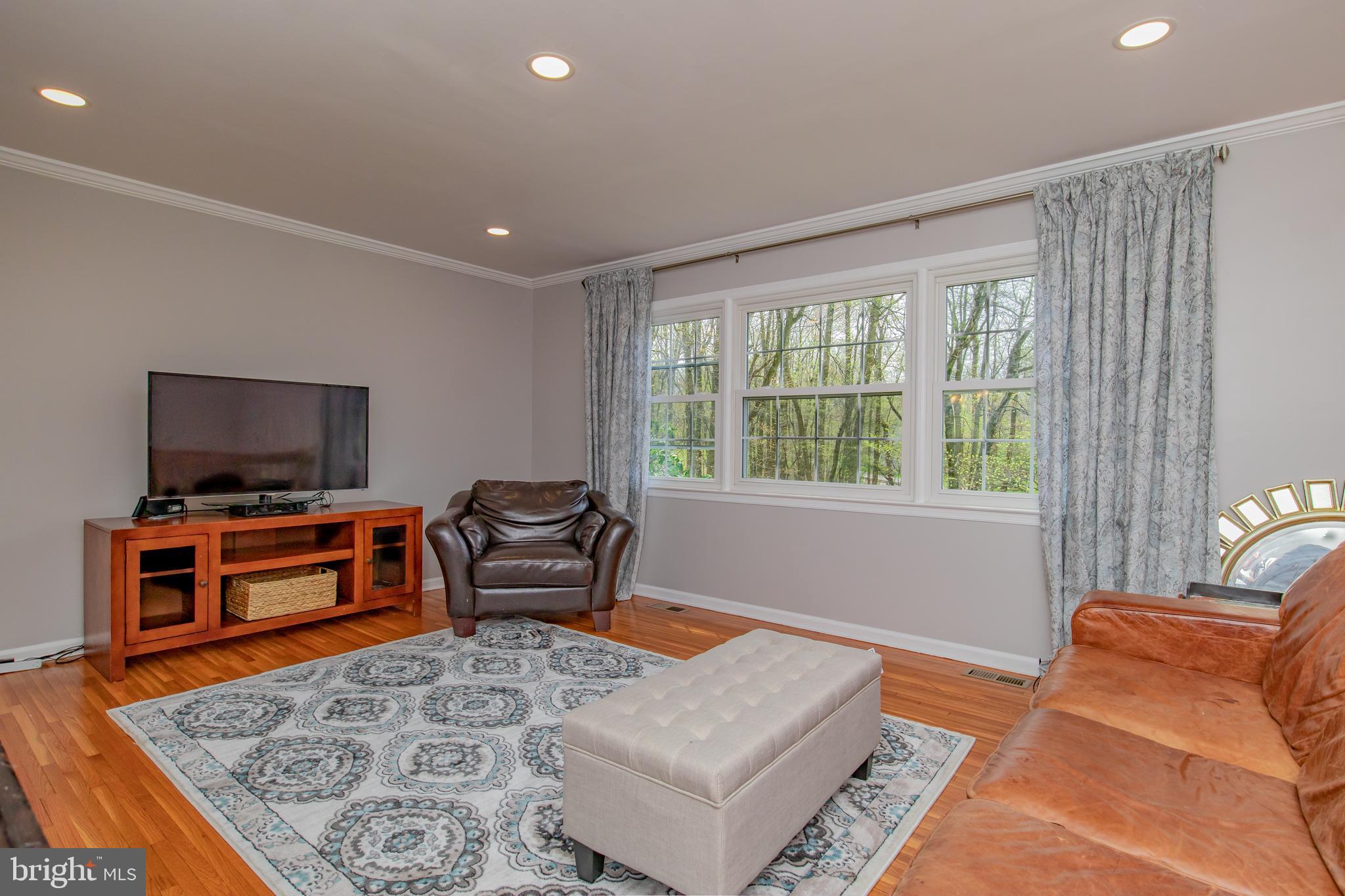 386 North Post Road West Windsor, NJ 08550 - Photo 4 of 25 Gallery Image 4