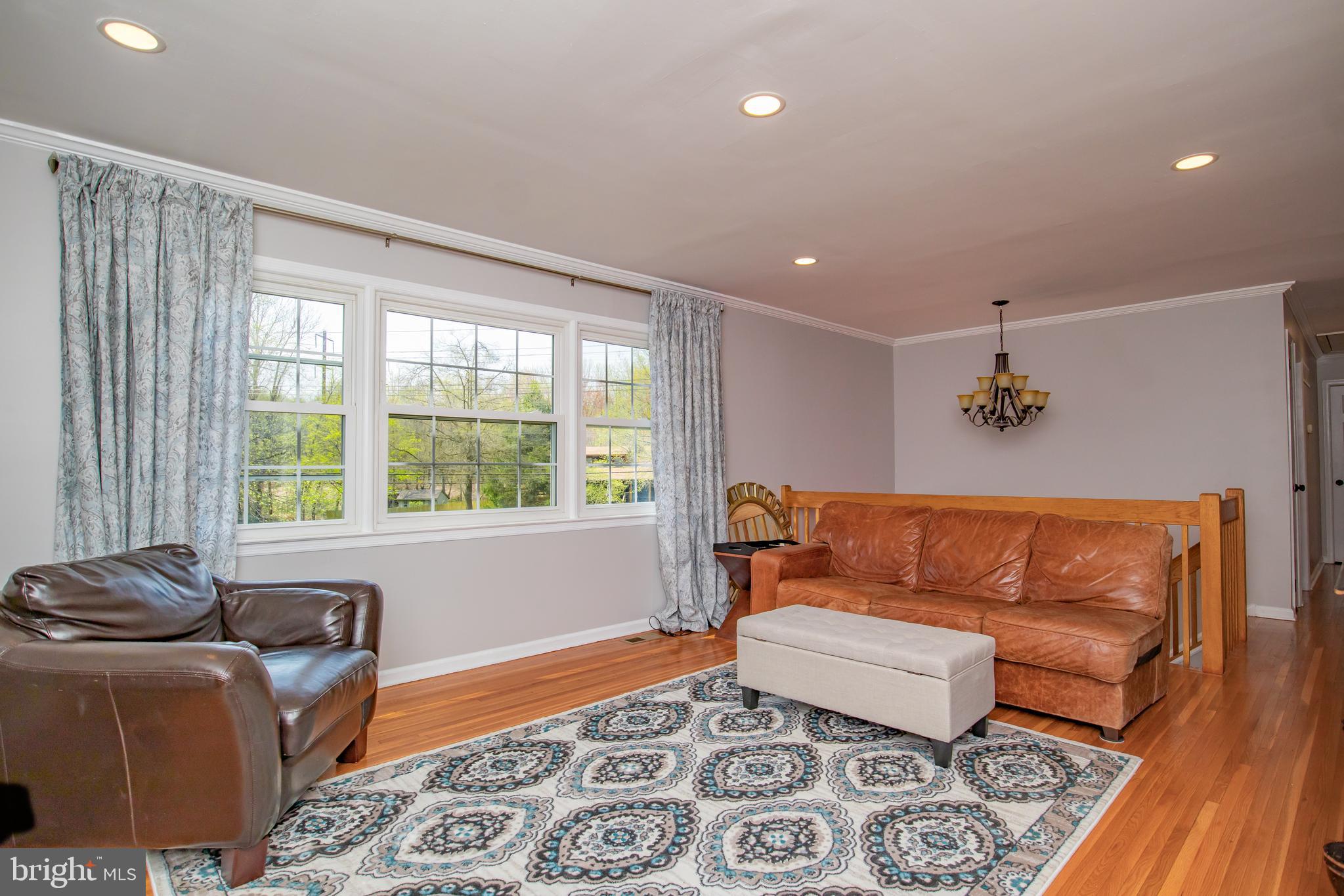 386 North Post Road West Windsor, NJ 08550 - Photo 5 of 25 Gallery Image 5