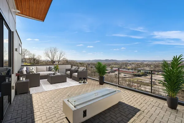 $1,695,000 | 6012 B Hill Cir Drive, Nashville, TN 37209