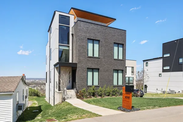 $1,695,000 | 6012 B Hill Cir Drive, Nashville, TN 37209