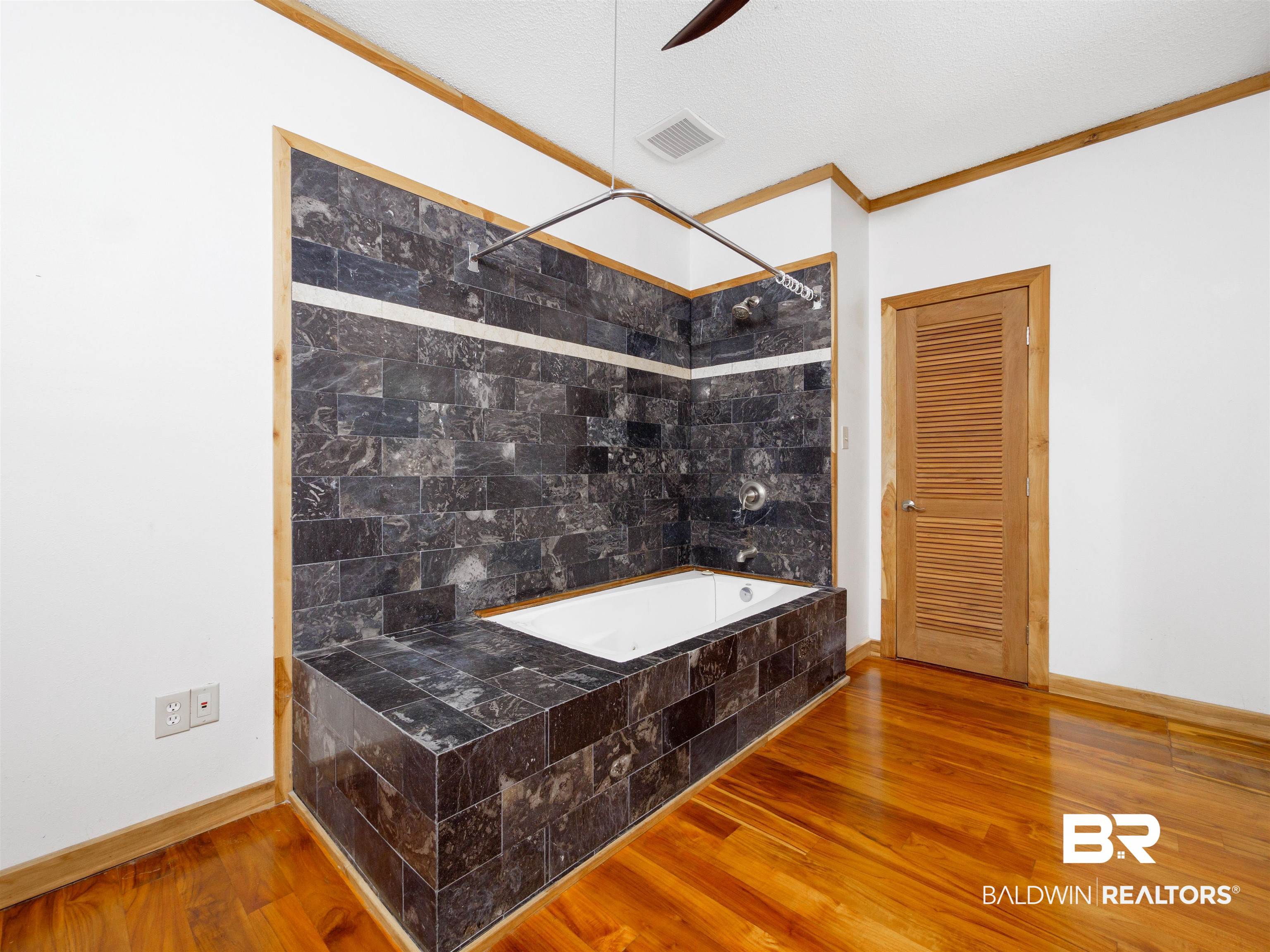12831 Clay City Road Fairhope, AL 36532 - Photo 17 of 47 Soaking tub | shower combo