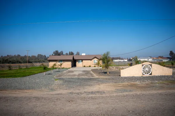 $675,000 | 23404 Ave 104, Terra Bella, CA 93270