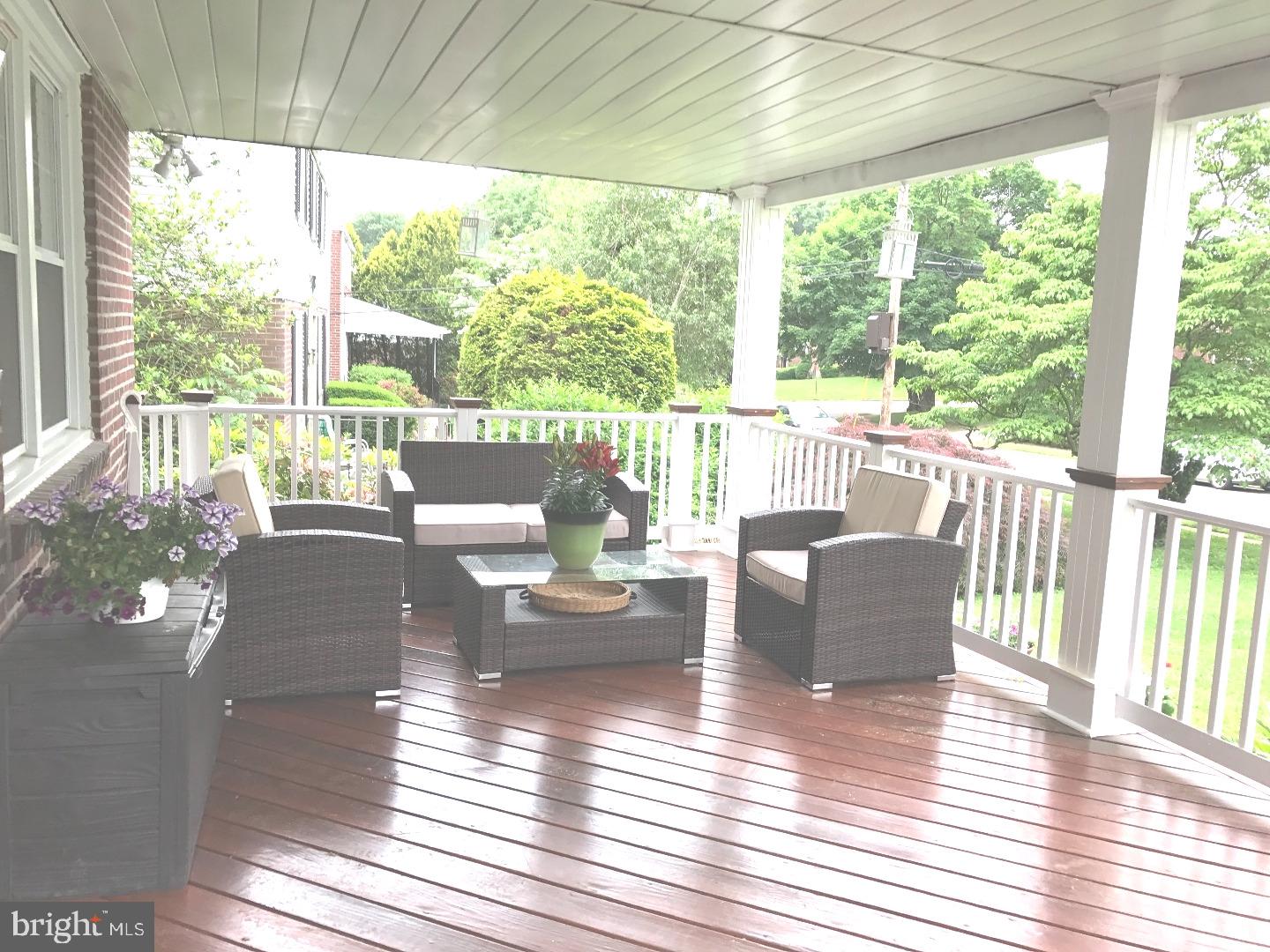 417 Pembroke Road Havertown, PA 19083 - Photo 2 of 22