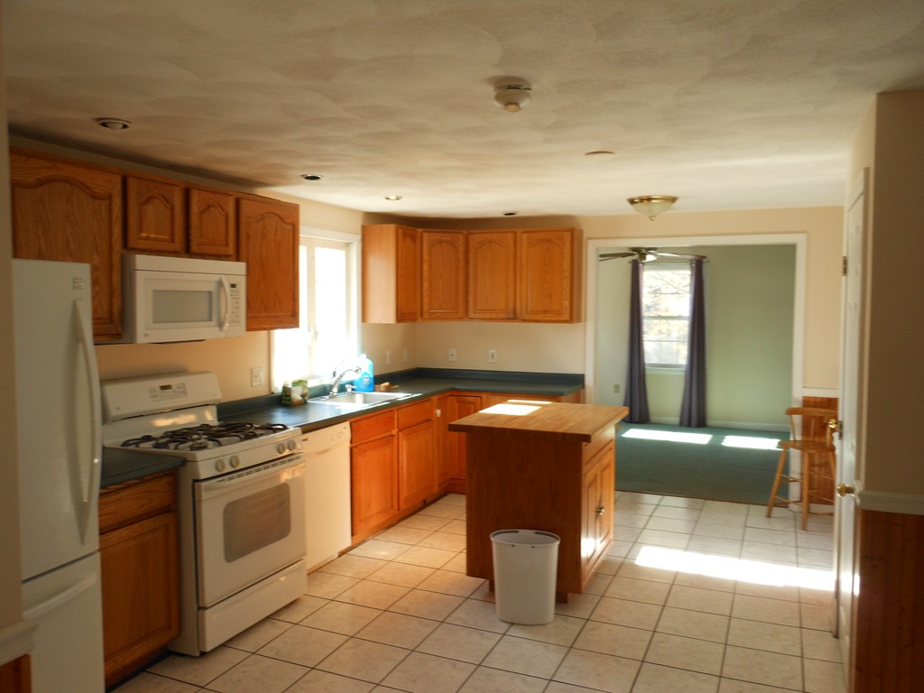 293 Foster Road Tewksbury, MA 01876 - Photo 6 of 7 Gallery Image 6