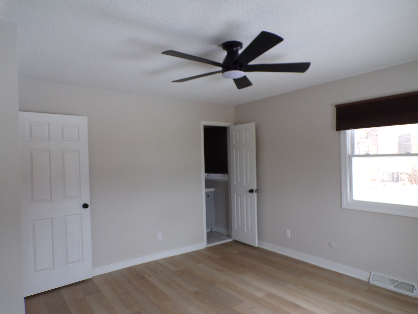 855 Riverside Drive Dixon, IL 61021 - Photo 10 of 17