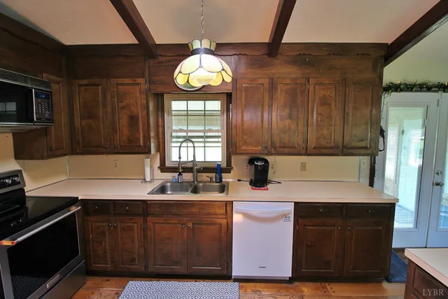 $649,000 | 1967 Cub Creek Road, Appomattox, VA 24522