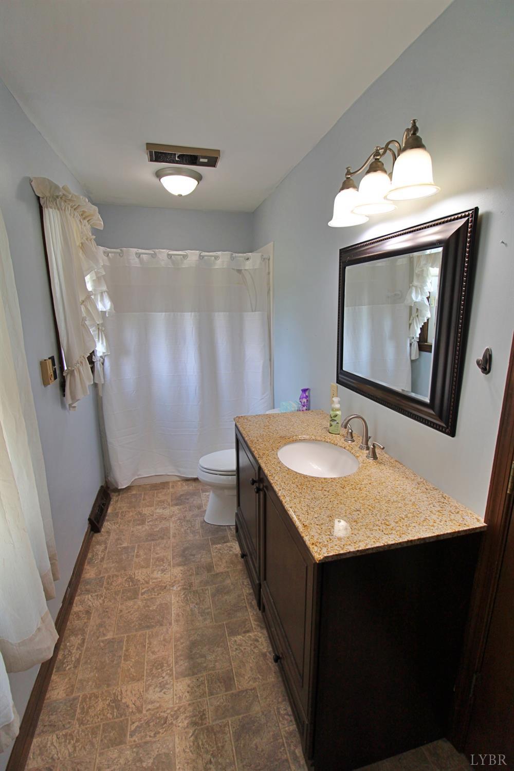 1967 Cub Creek Road Appomattox, VA 24522 - Photo 39 of 69 Primary bathroom