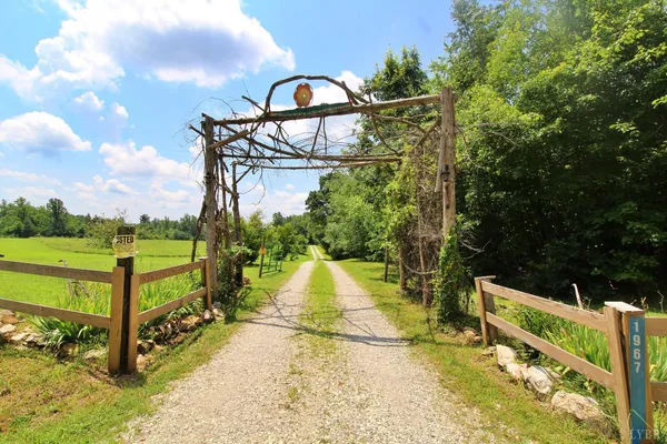 $625,000 | 1967 Cub Creek Road, Appomattox, VA 24522