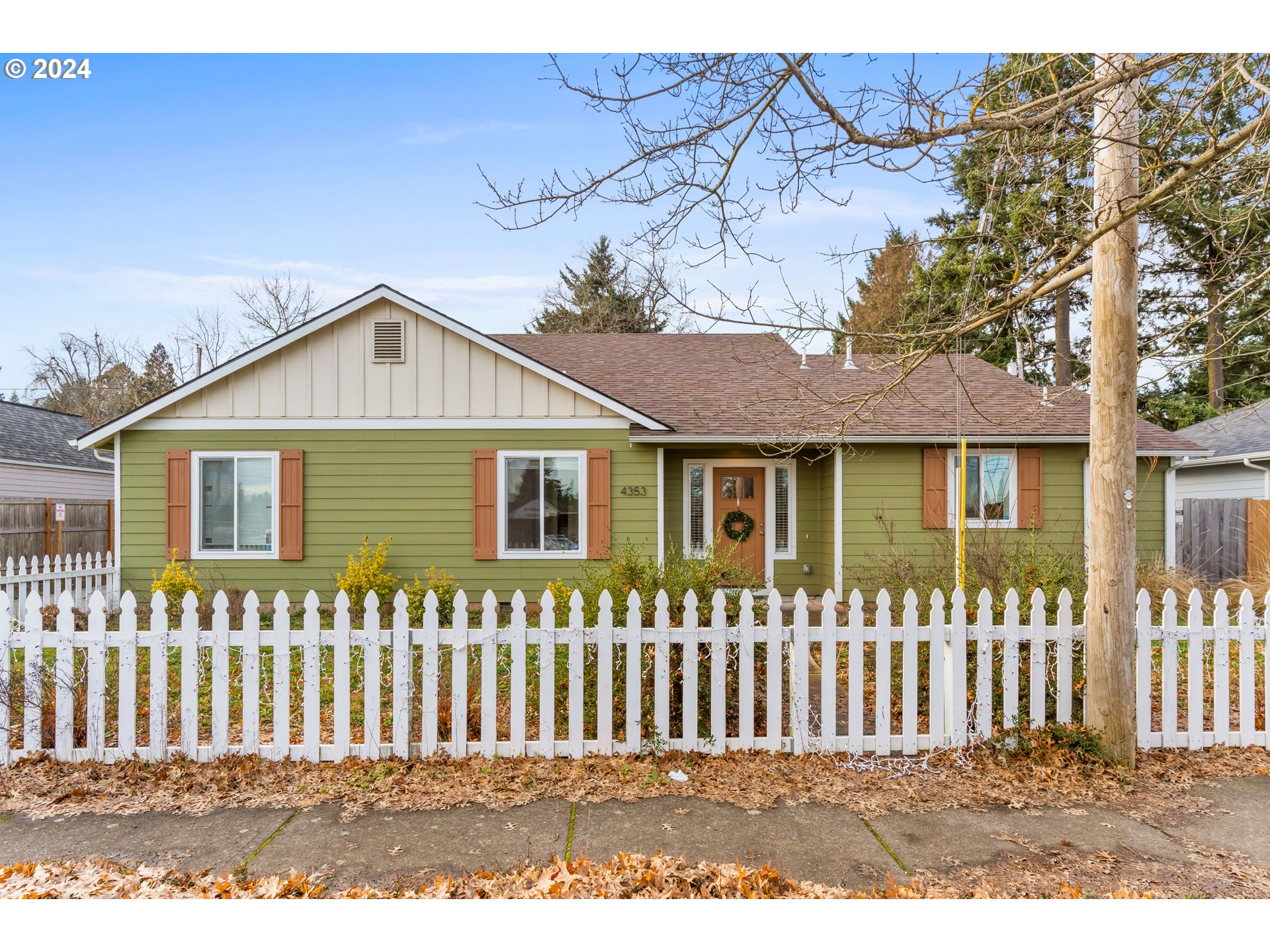 4353 Liberty Road South Salem, OR 97302 - Photo 2 of 25 front view of a house