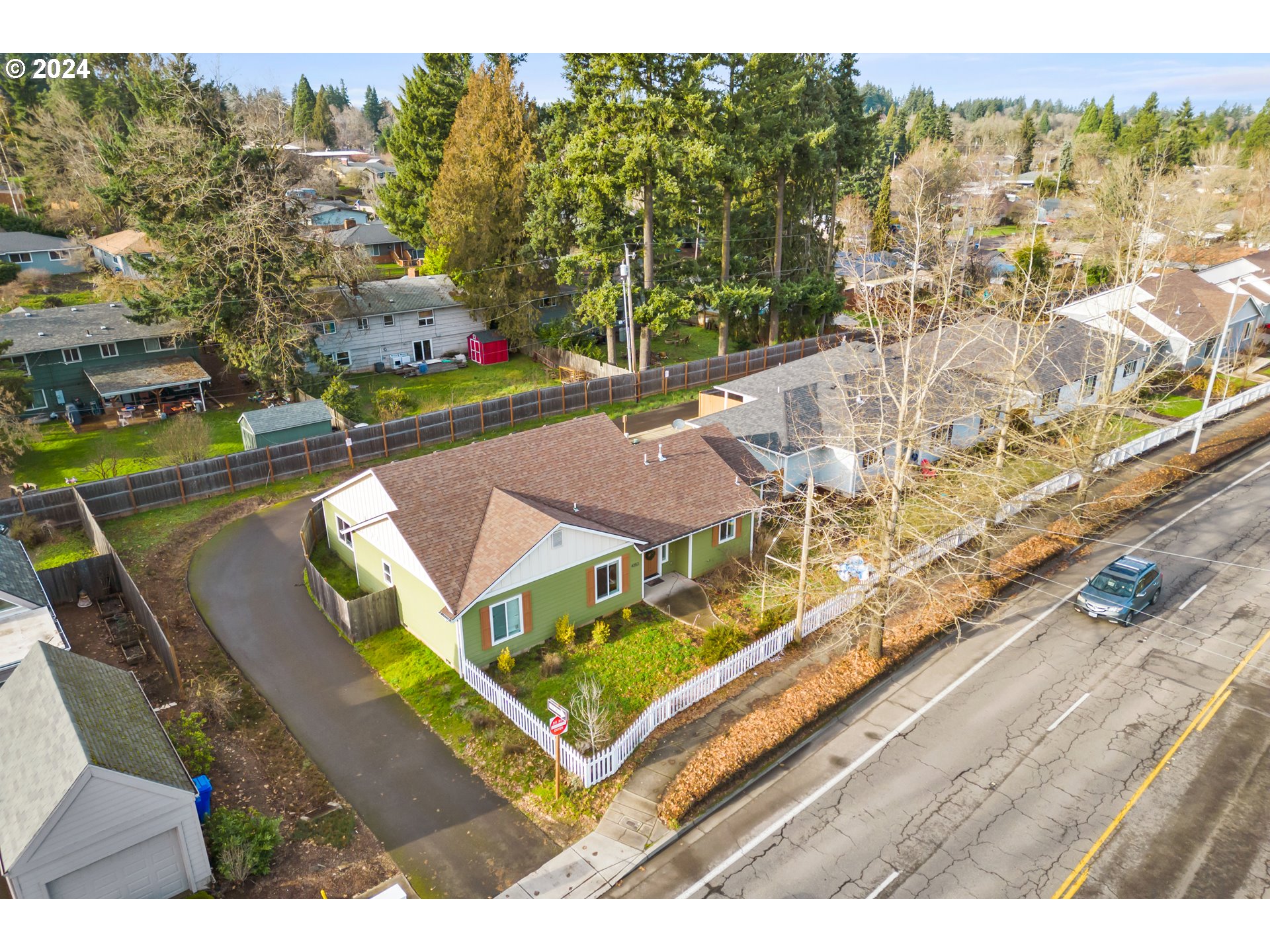 4353 Liberty Road South Salem, OR 97302 - Photo 23 of 25 a view of a balcony with chairs