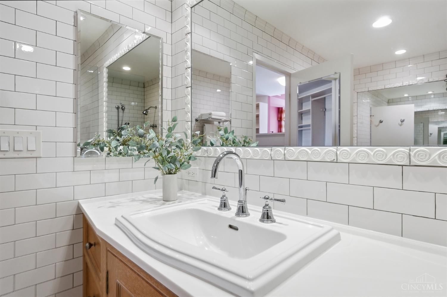 2444 Madison Road, Unit 2002 Cincinnati, OH 45208 - Photo 50 of 86 Gallery Image 50