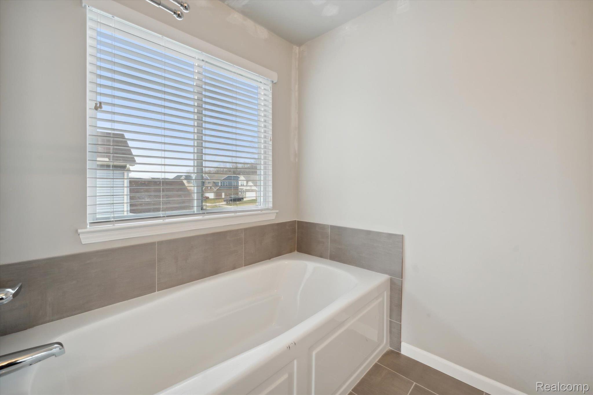 42765 Colonial Road Belleville, MI 48111 - Photo 24 of 46 Gallery Image 24
