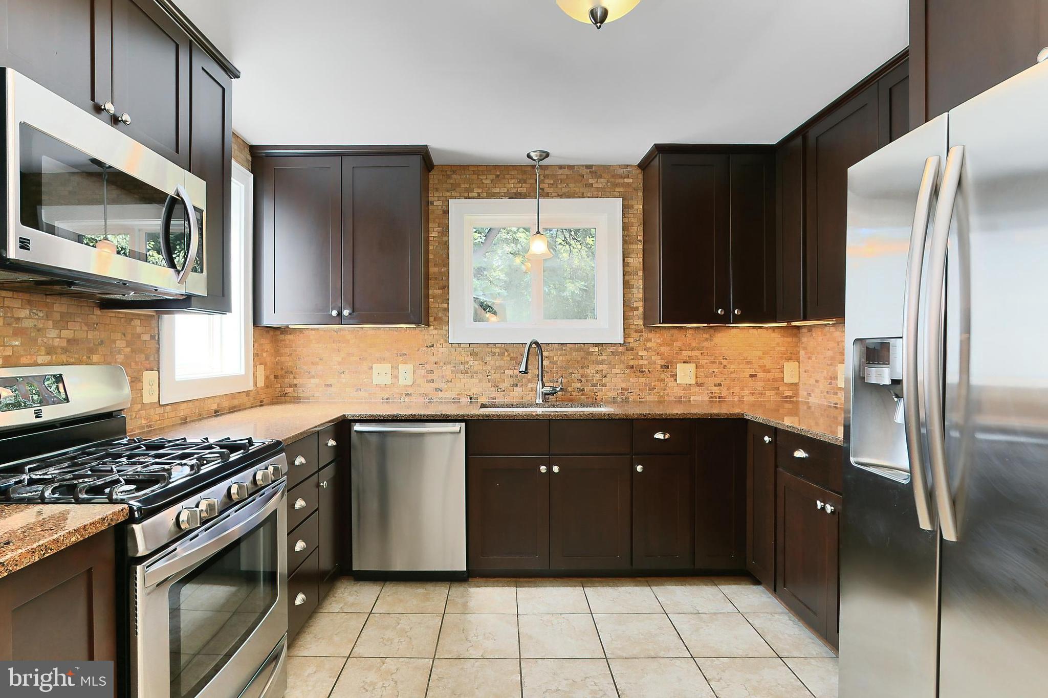 3304 Annandale Road Falls Church, VA 22042 - Photo 14 of 57 Stainless Steel Appliances