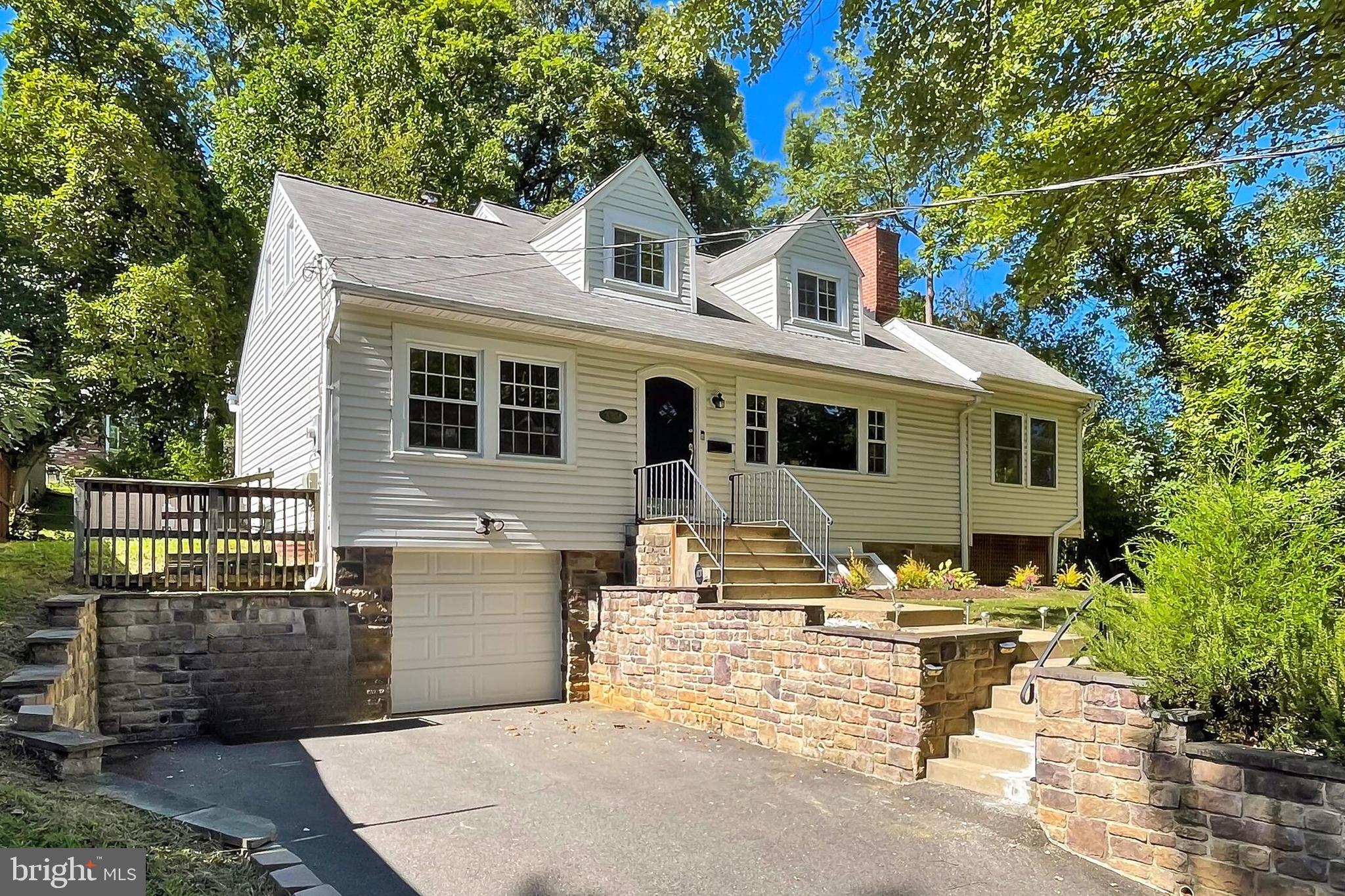 3304 Annandale Road Falls Church, VA 22042 - Photo 3 of 57 1-Car Attached Garage
