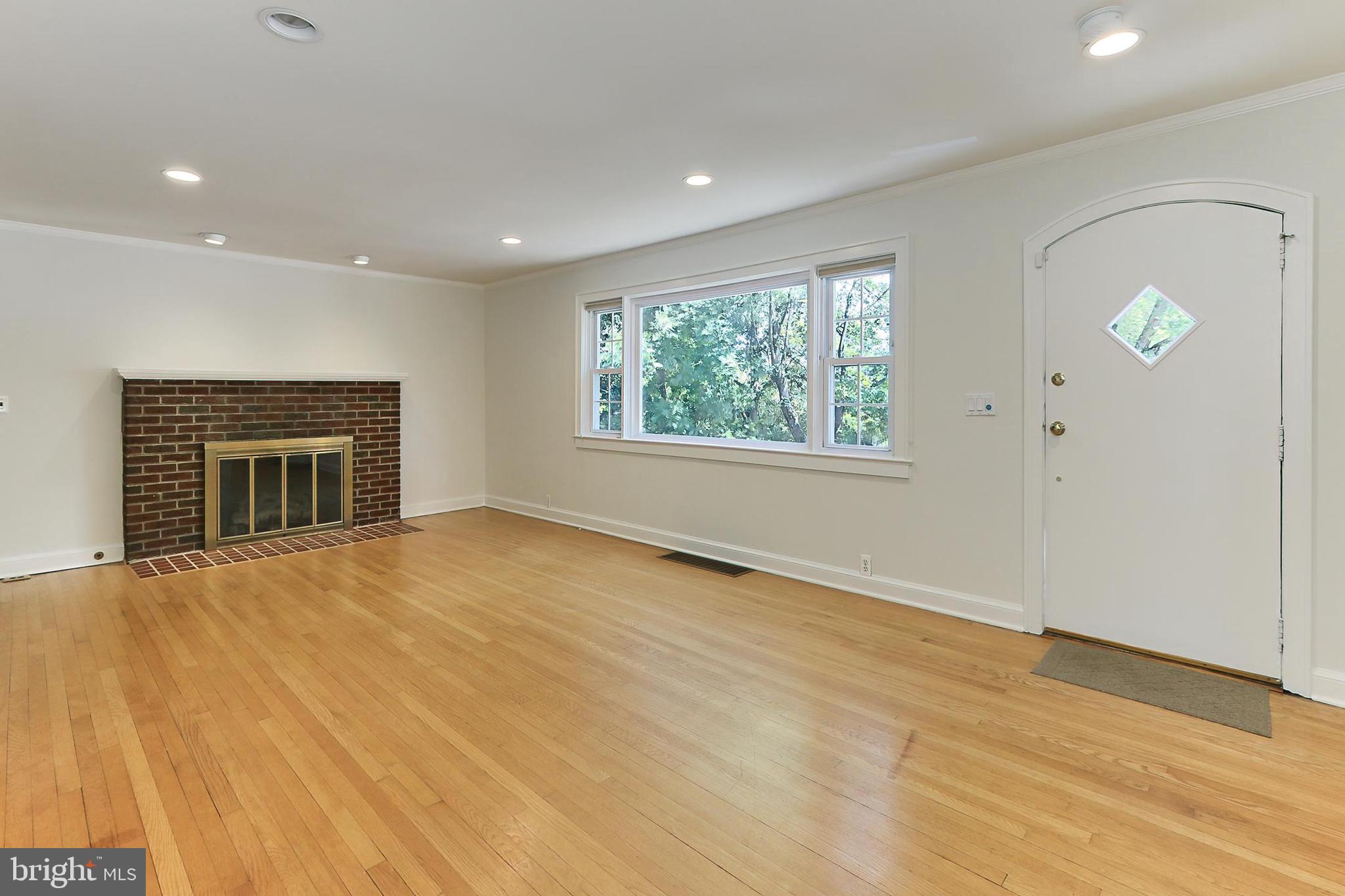 3304 Annandale Road Falls Church, VA 22042 - Photo 6 of 57 LR w/Picture Window & Recessed Lighting