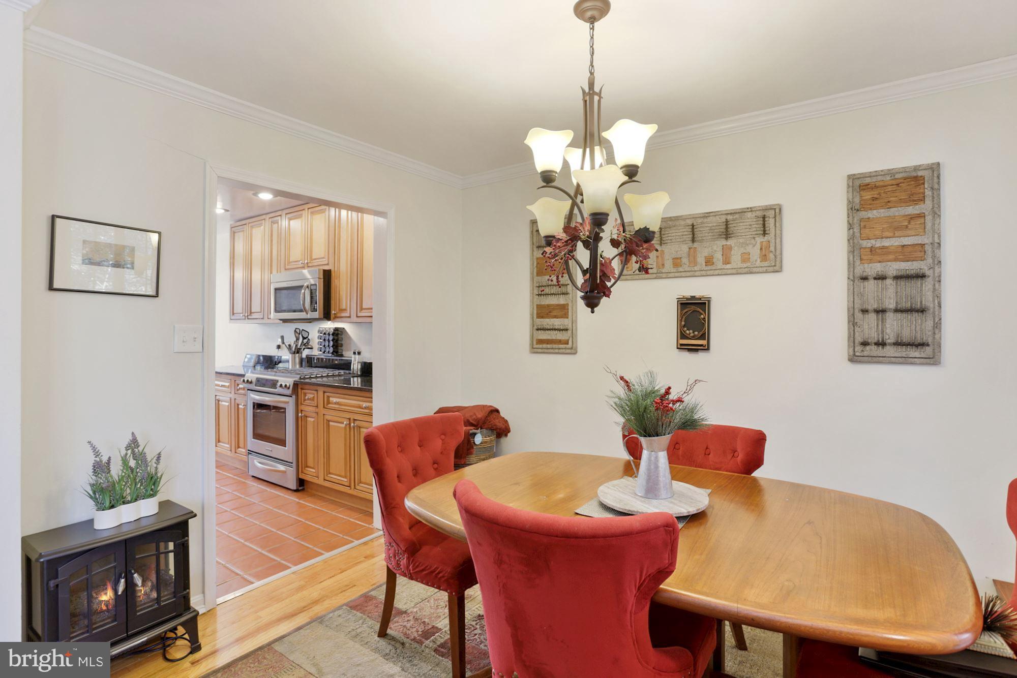 8017 Inverness Ridge Road Potomac, MD 20854 - Photo 4 of 19 Dining Room