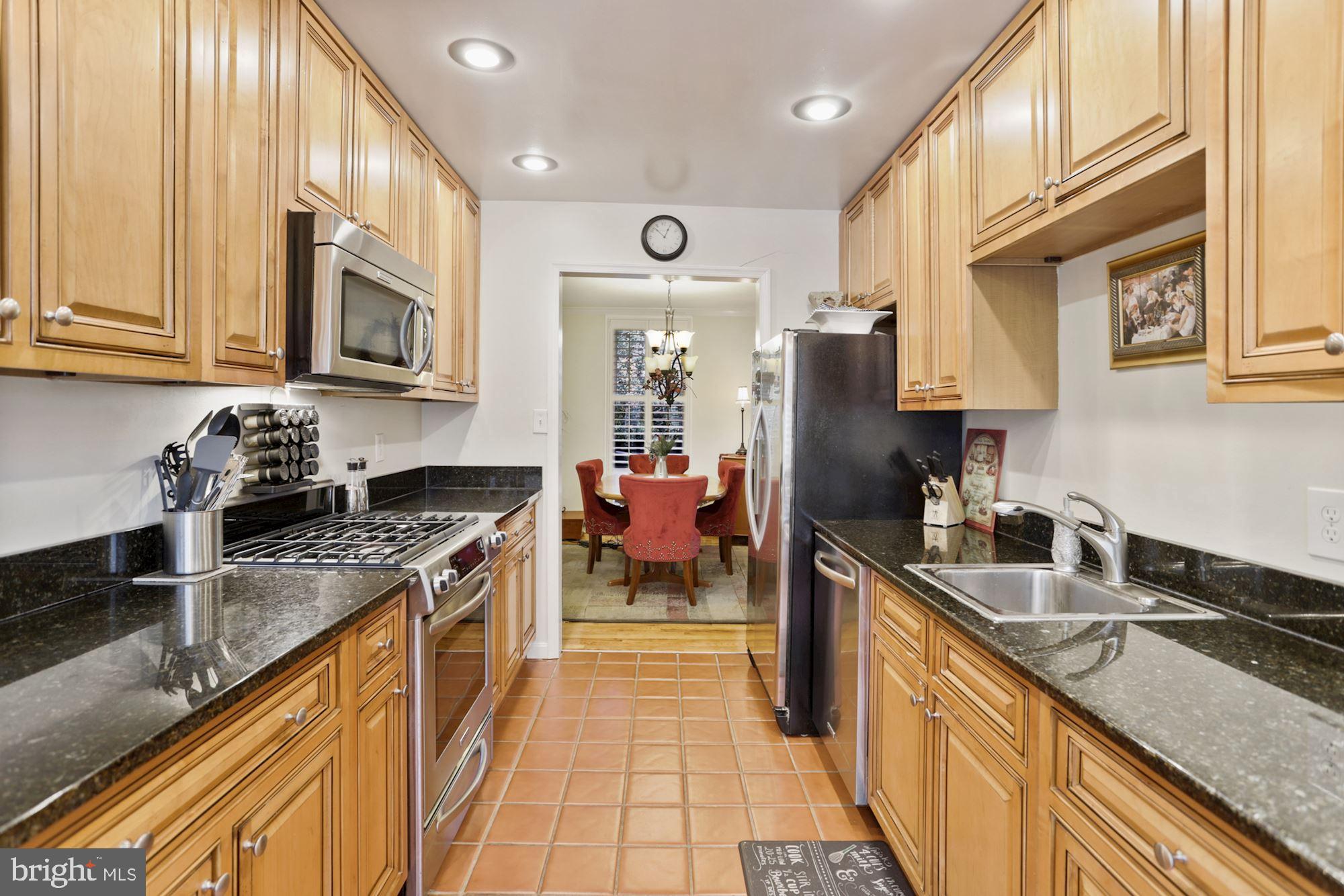 8017 Inverness Ridge Road Potomac, MD 20854 - Photo 5 of 19 Upgraded Kitchen