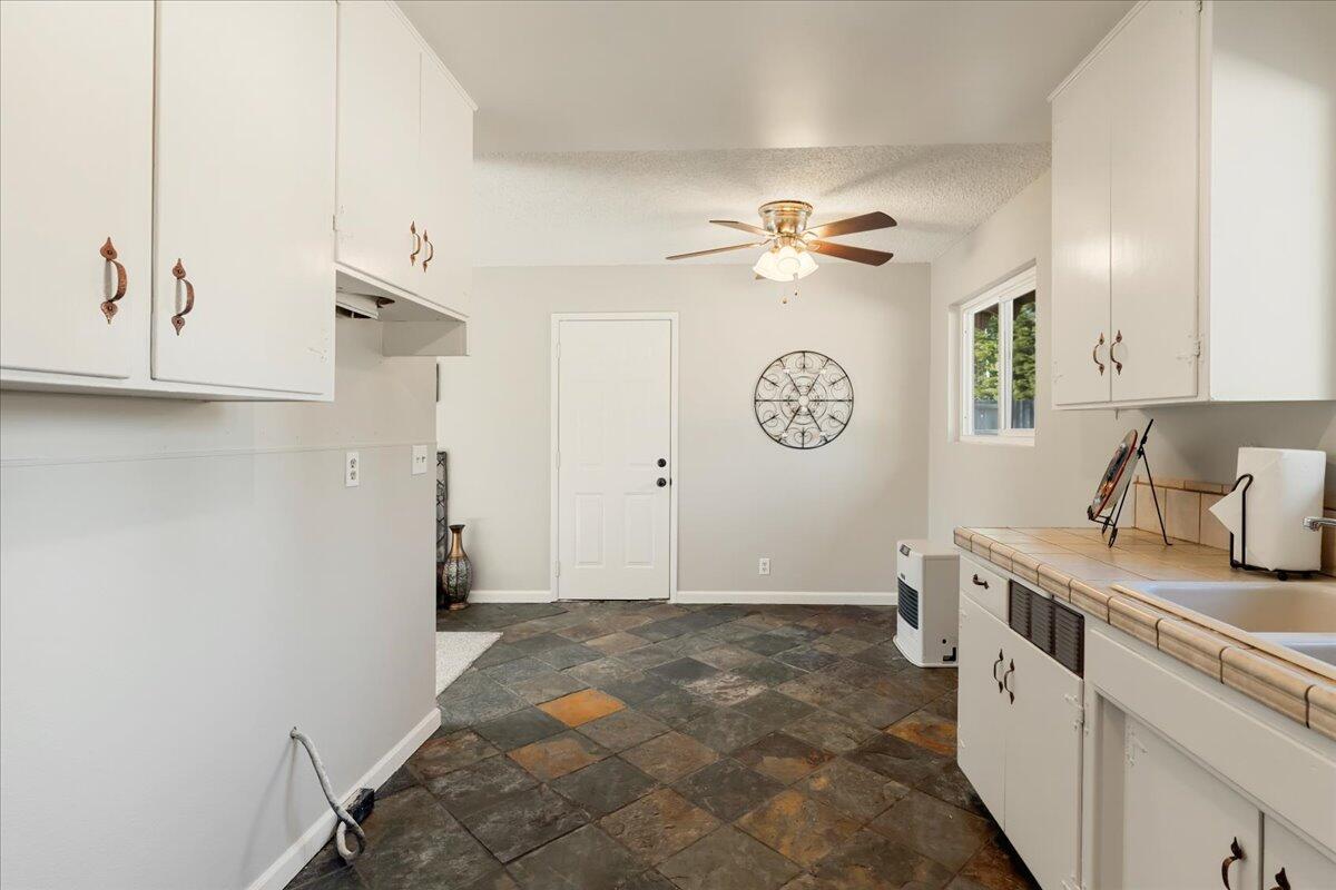 509 Deetz Road Mount Shasta, CA 96067 - Photo 11 of 30 Kitchen - View 3