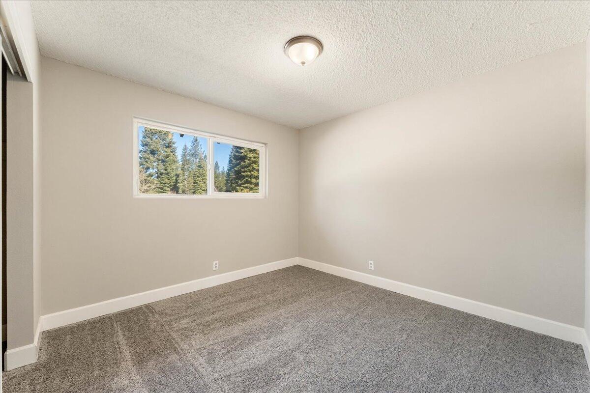 509 Deetz Road Mount Shasta, CA 96067 - Photo 16 of 30 North Bedroom