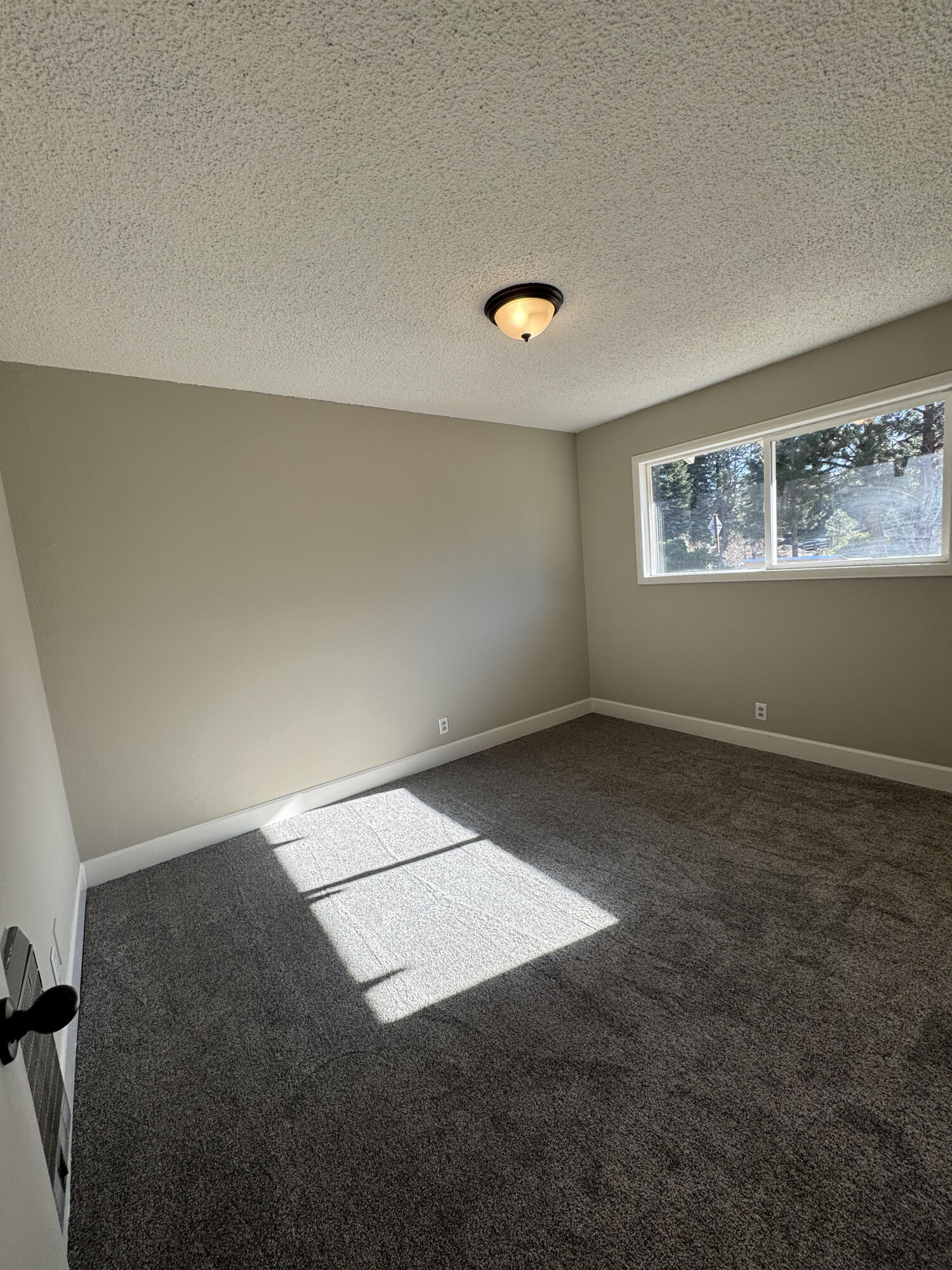509 Deetz Road Mount Shasta, CA 96067 - Photo 18 of 30 South East Bedroom 2