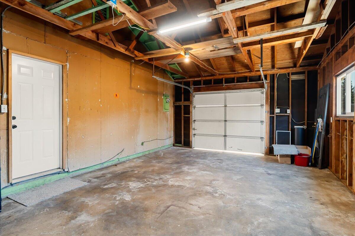 509 Deetz Road Mount Shasta, CA 96067 - Photo 23 of 30 Garage - View 2