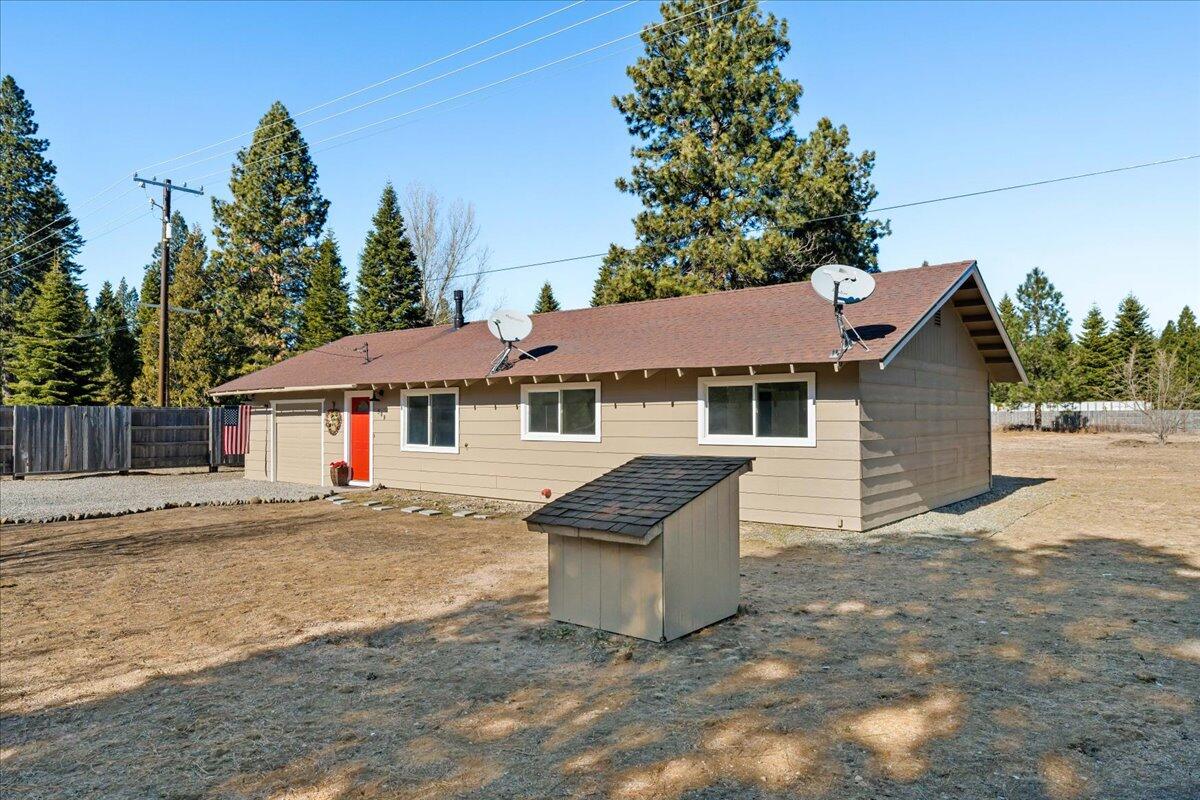 509 Deetz Road Mount Shasta, CA 96067 - Photo 4 of 30 Front East Side View