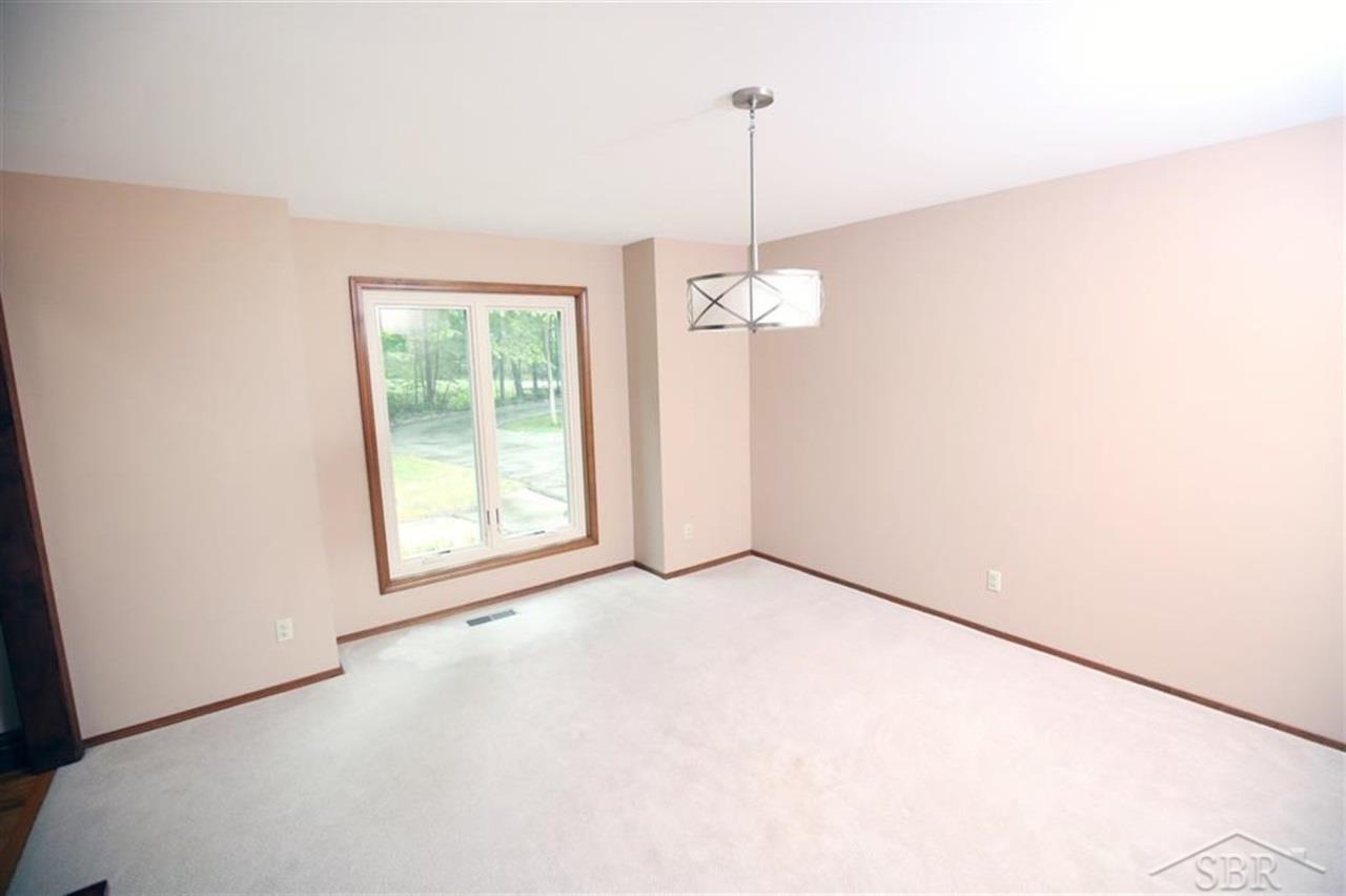 2314 North Trail Road Midland, MI 48642 - Photo 9 of 69 50017990-8.JPG