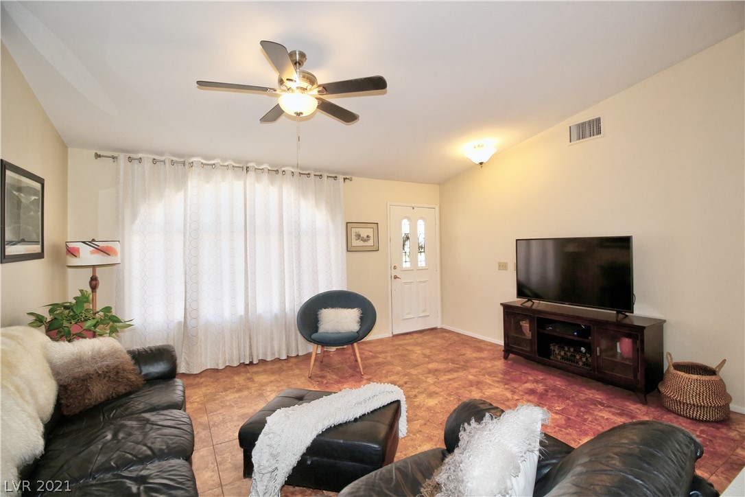 1405 Hawkwood Road Henderson, NV 89014 - Photo 4 of 29 Gallery Image 4