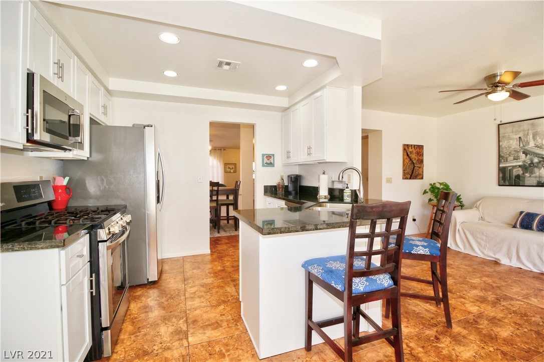 1405 Hawkwood Road Henderson, NV 89014 - Photo 10 of 29 Gallery Image 10