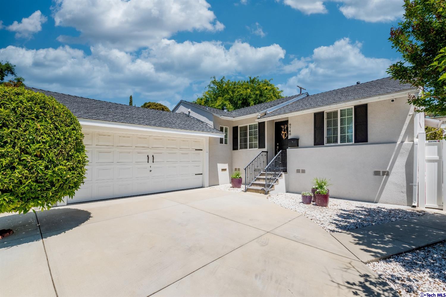 9748 Cabanas Avenue Tujunga, CA 91042 - Photo 2 of 25