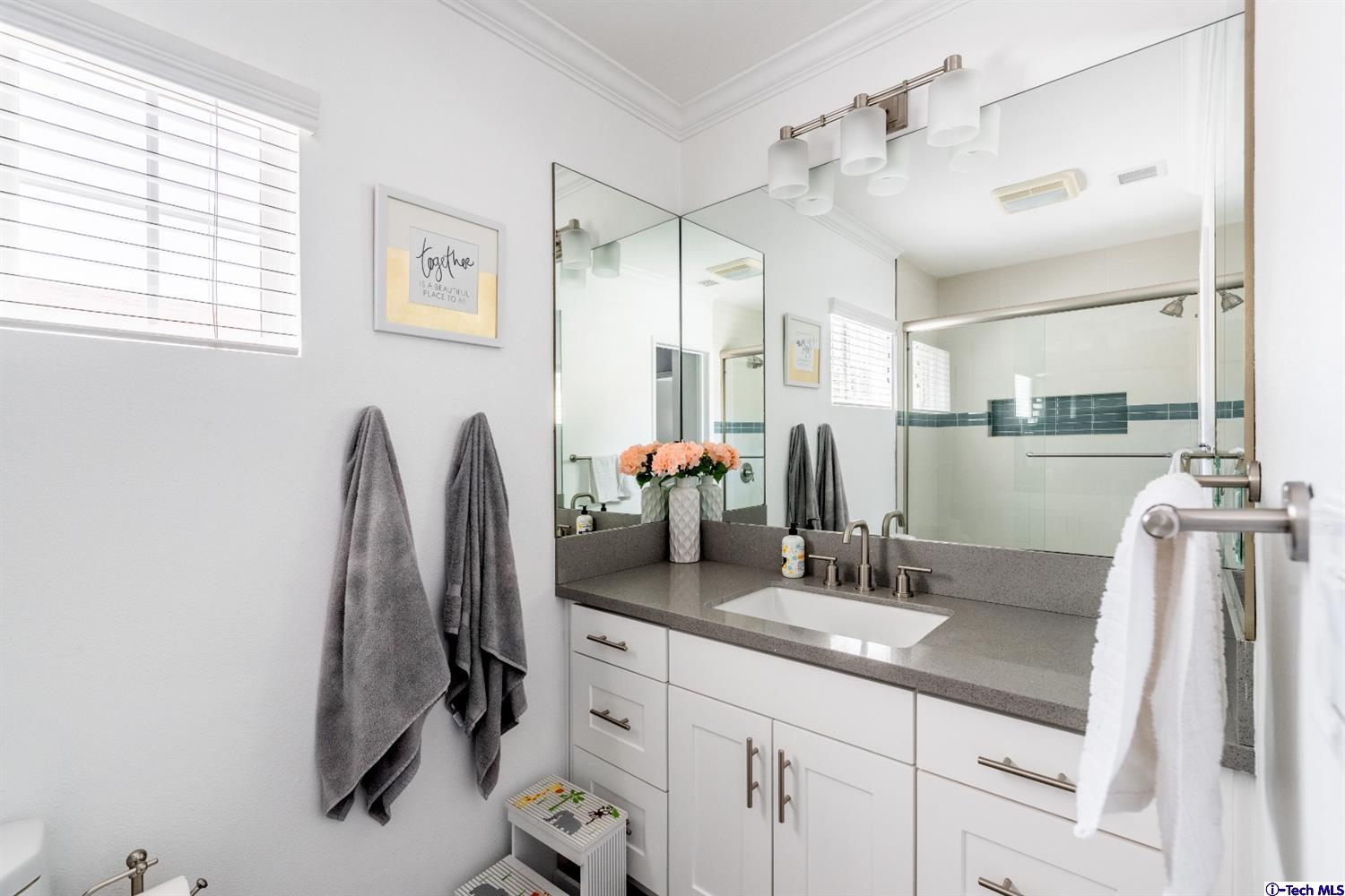 9748 Cabanas Avenue Tujunga, CA 91042 - Photo 13 of 25