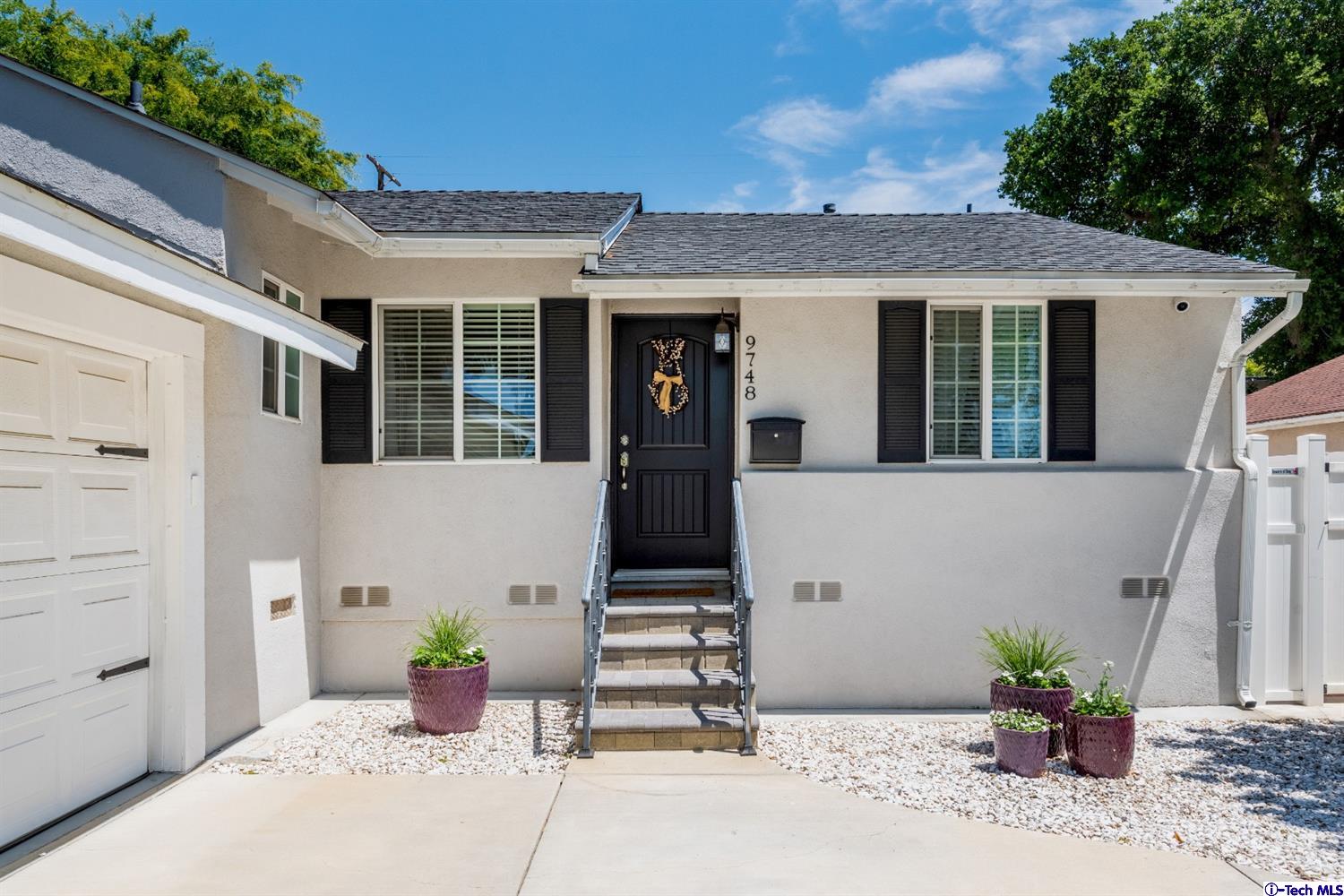 9748 Cabanas Avenue Tujunga, CA 91042 - Photo 3 of 25