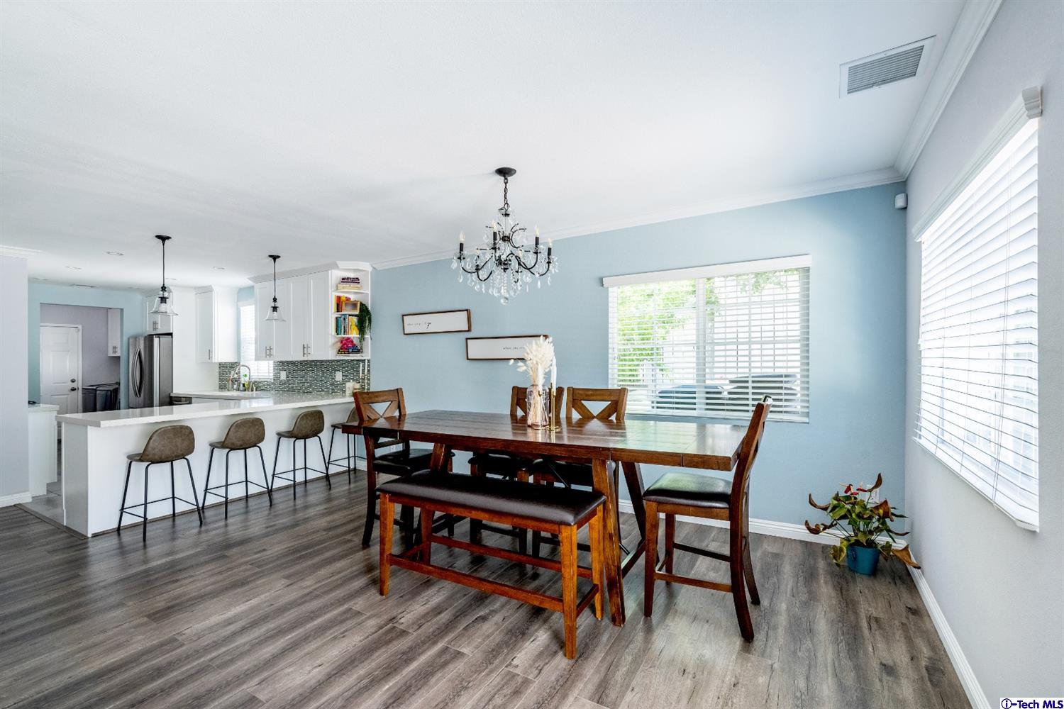 9748 Cabanas Avenue Tujunga, CA 91042 - Photo 7 of 25