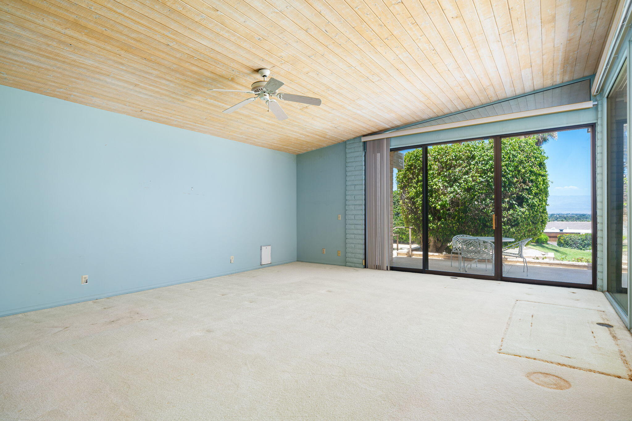 70465 Pecos Road Rancho Mirage, CA 92270 - Photo 36 of 48 a view of an empty room with a window