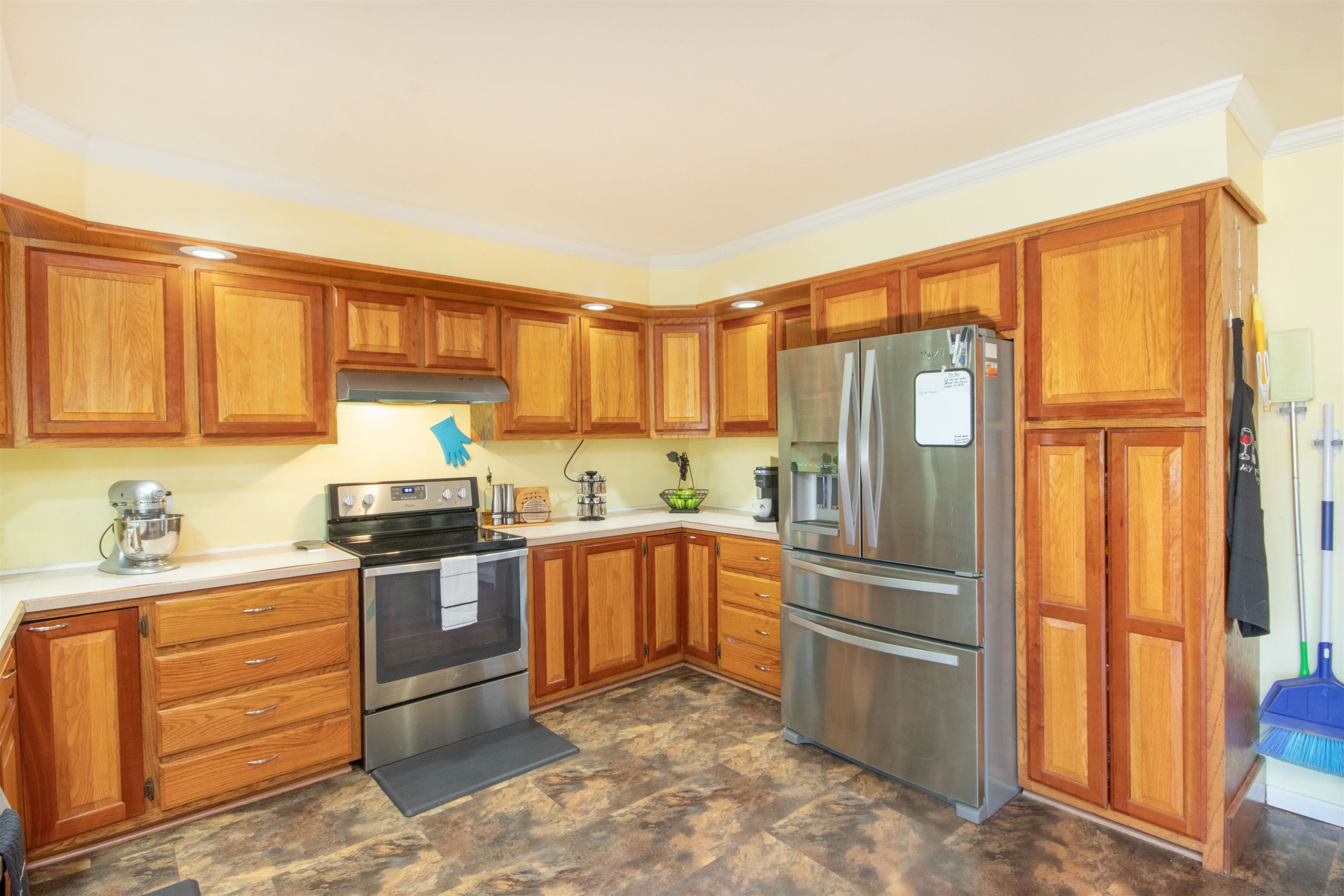 107 Country View Lane Sterling, KS 67579 - Photo 6 of 36