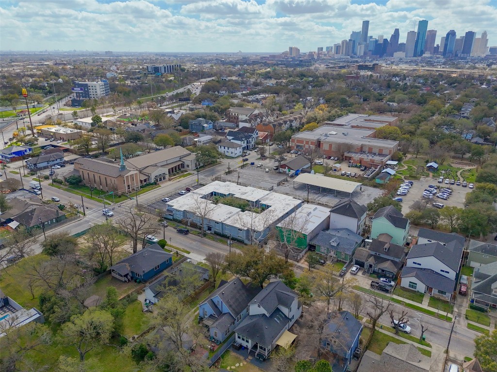 309 Pecore Street Houston, TX 77009 - Photo 42 of 45 an aerial view of multiple house