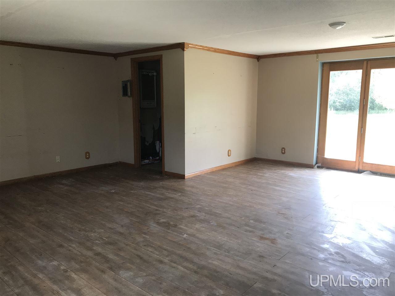 5967 Brampton 27.5 Road Gladstone, MI 49837 - Photo 8 of 25 Gallery Image 8