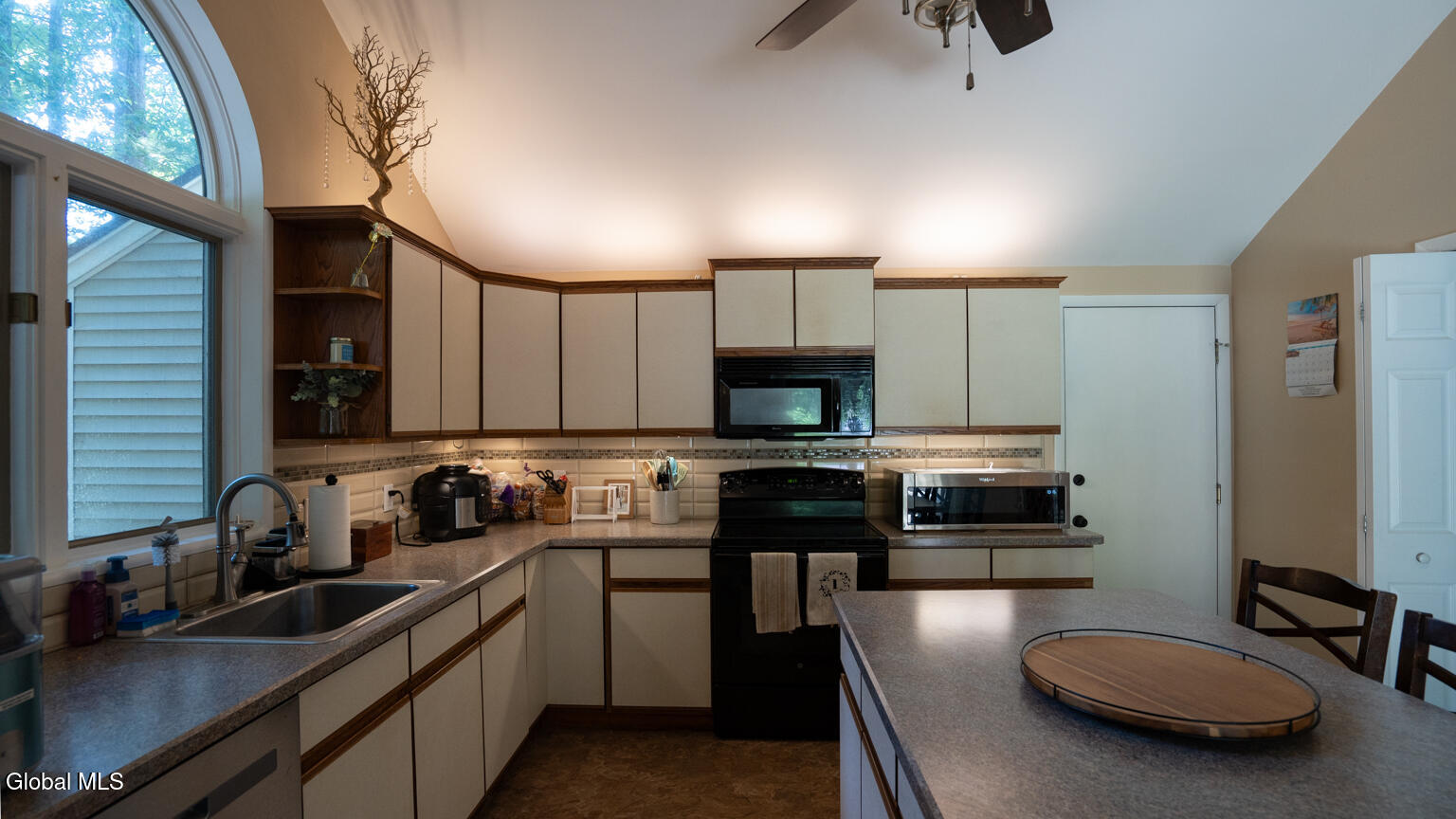 64 Meadow Rue Place Malta, NY 12020 - Photo 7 of 36 Kitchen